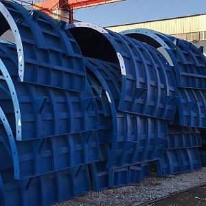 Радиусная опалубка стоек мостовых опор